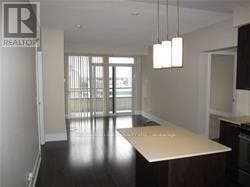 Building Photo - 70 Roehampton Ave