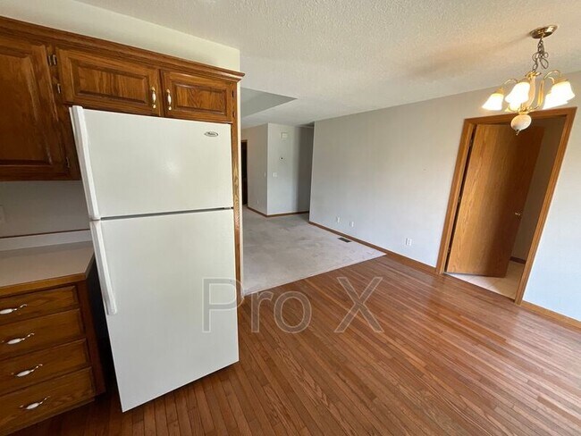 Building Photo - 124 W Briarbrook Ln