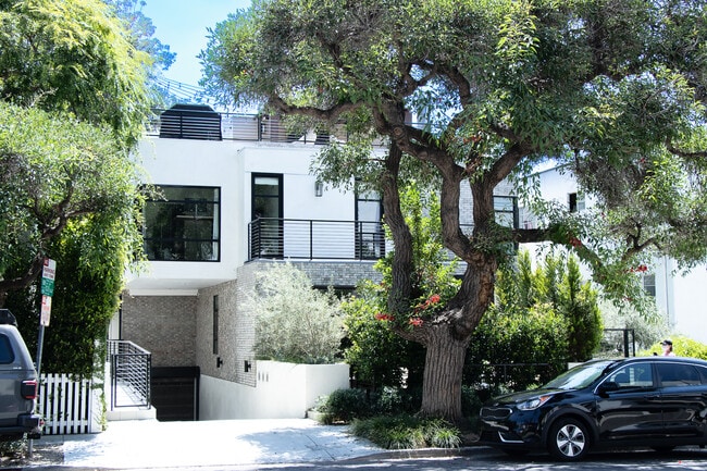 Building Photo - 634 Huntley Dr