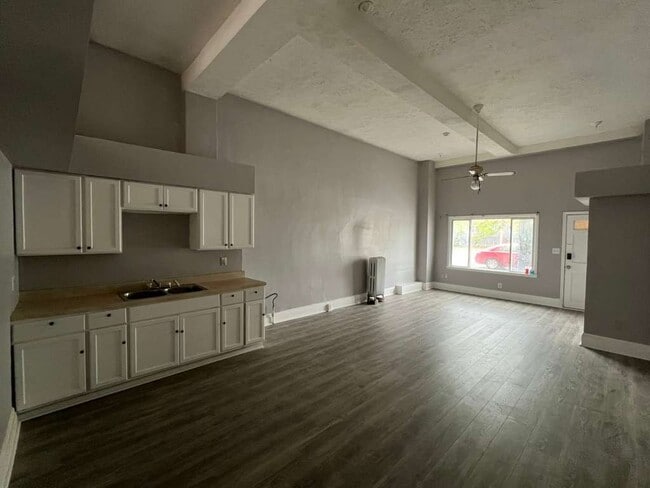 Photo - 14628 Lakeshore Blvd Apartment