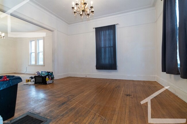 Foto del edificio - 5 br, 2 bath House - 21 Ashford St