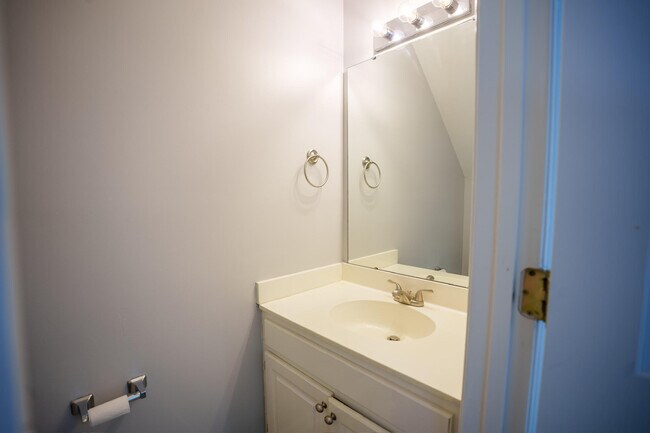 Foto del edificio - 19 Cheltenham Dr