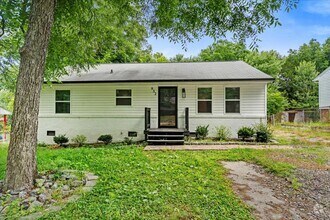 Building Photo - 932 Summer Dr