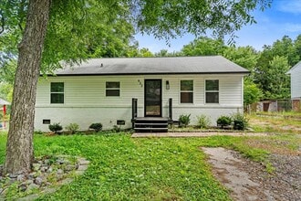Building Photo - 932 Summer Dr