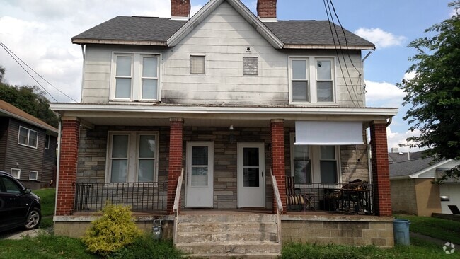 Building Photo - 205 Jobes St