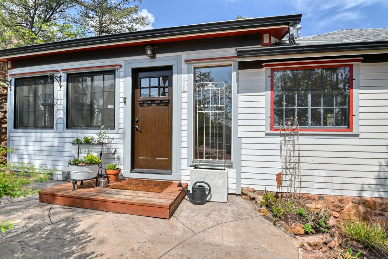 913 High Rd, Manitou Springs, CO 80829 House Rental in Manitou