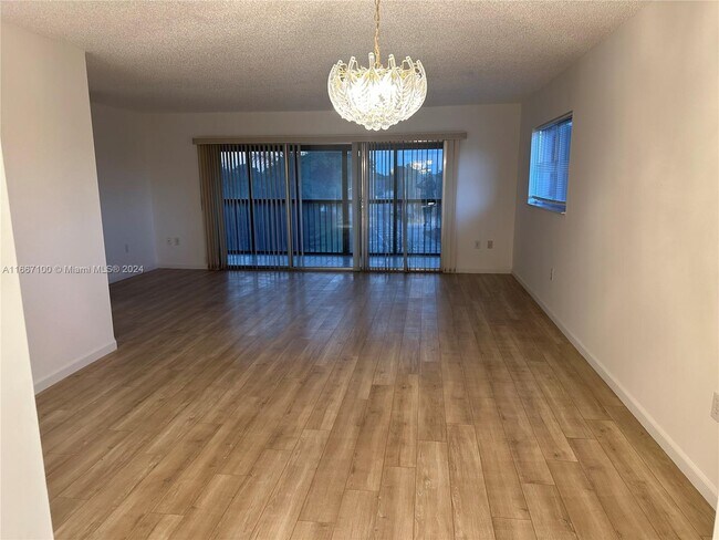 Building Photo - 901 SW 138th Ave