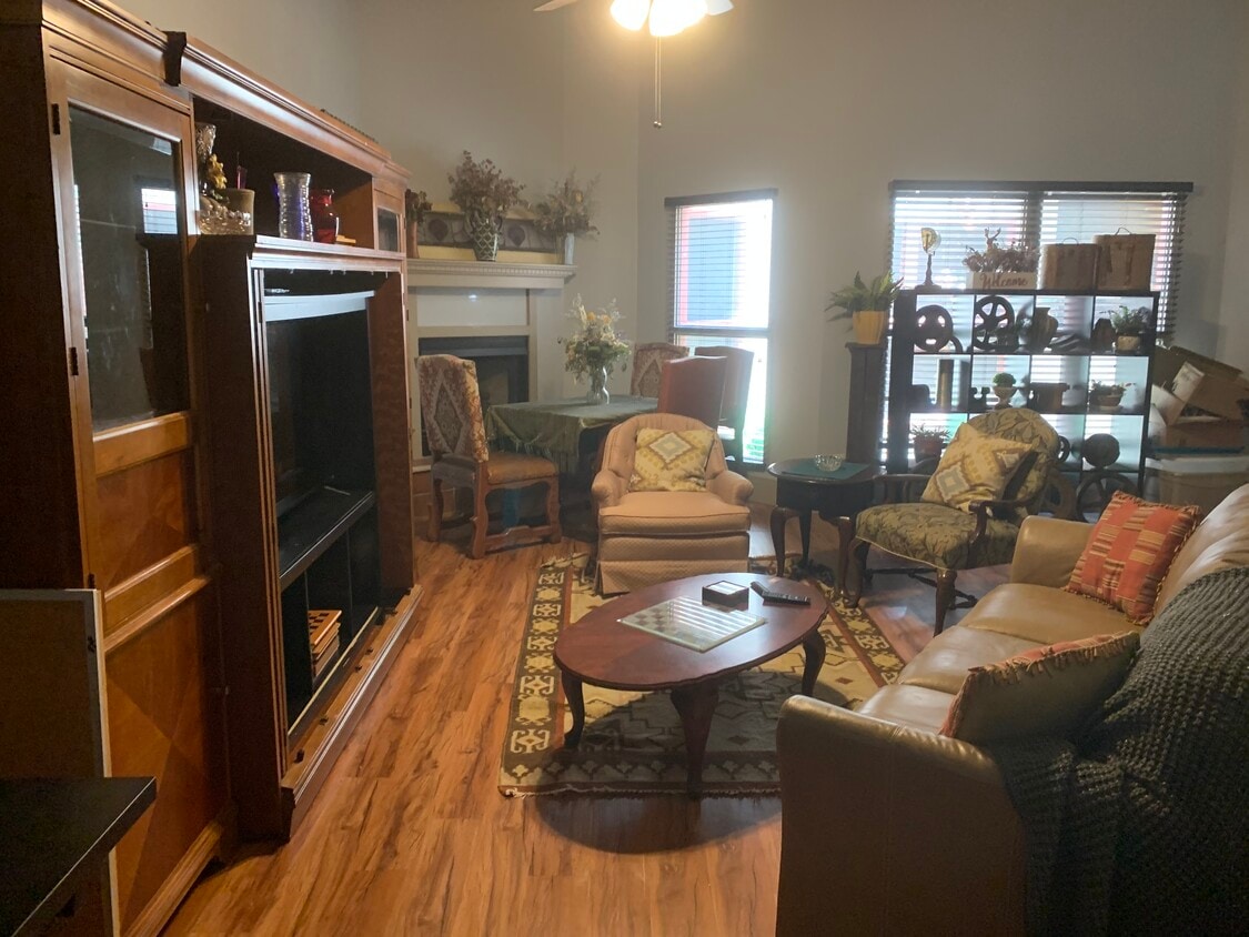 Primary Photo - 706 Garrison Ave