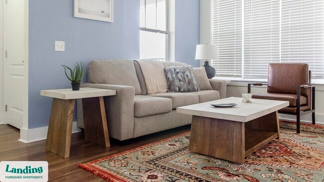 Building Photo - 901 Kelly Green Ln