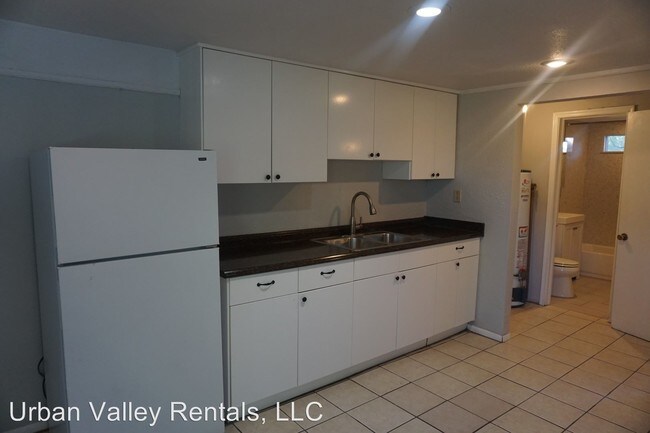 Foto del edificio - 3670-3672 Atlas Way