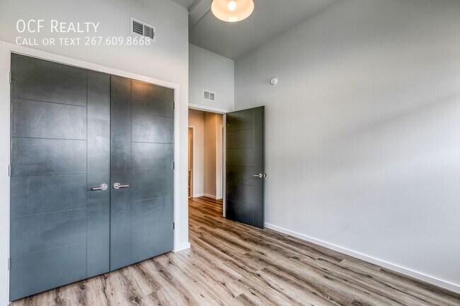 Foto del edificio - 4800 Brown St