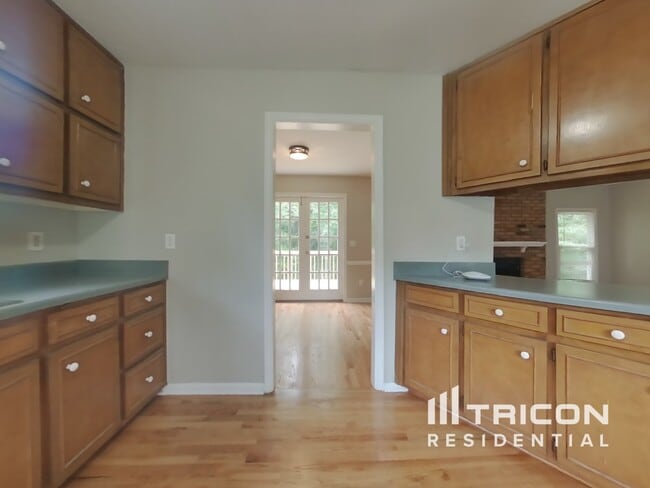 Building Photo - 4068 North Shores Dr NW