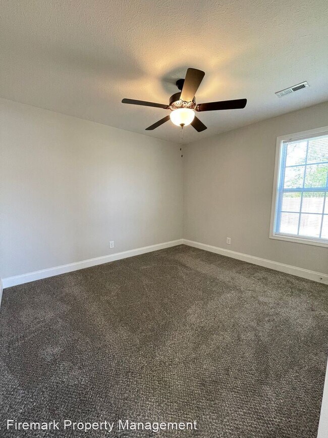 Building Photo - 3 br, 2 bath House - 452 N Magnolia Dr