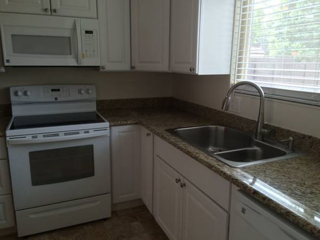 Building Photo - 1846 Primavera Dr