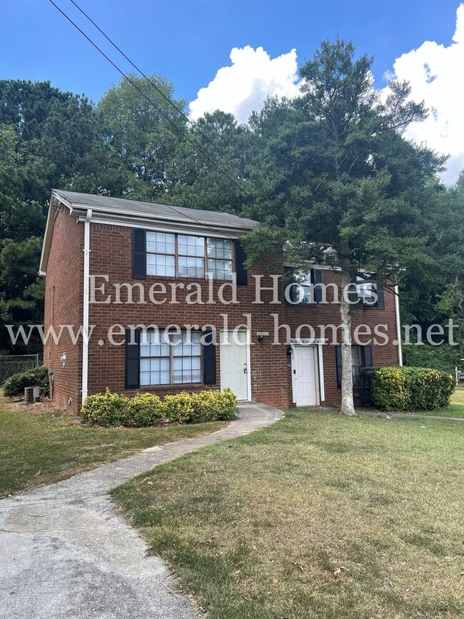 Building Photo - 838-840 Stillwater Ln