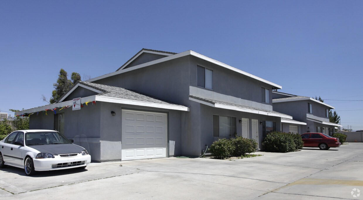 Foto principal - 15735 Tokay St