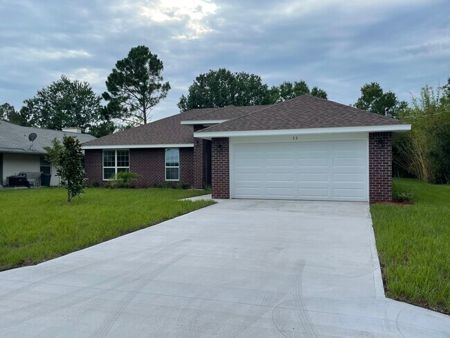 Home Awaits You - 33 Bronson Ln