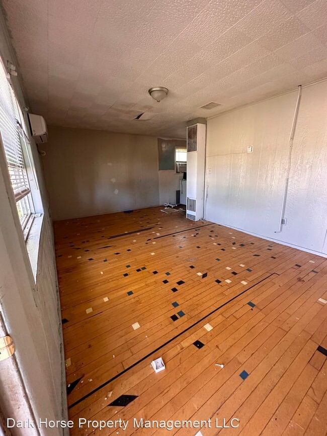Building Photo - 2 br, 1 bath House - 921 South Wilhelm Avenue