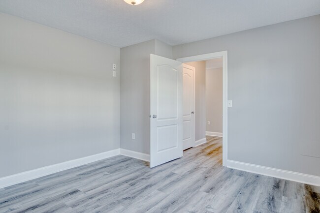 Foto del edificio - 220 Twisted Oak Dr NW