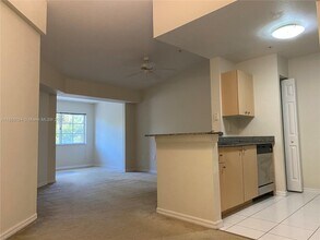 Building Photo - 2544 Centergate Dr