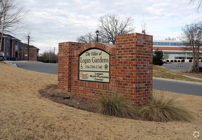 Building Photo - The Villas at Logan Gardens