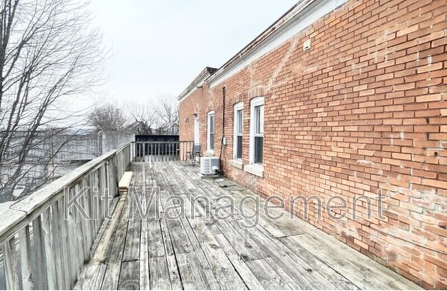 Foto del edificio - 2248 Broadway St