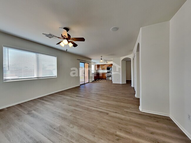 Foto del edificio - 6132 S Black Hills Way