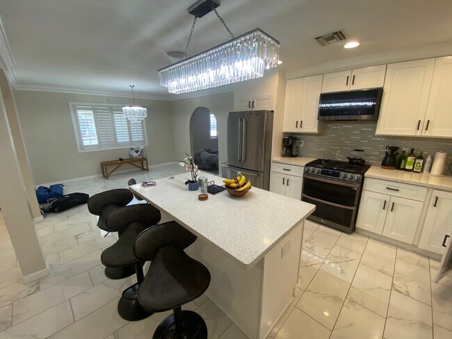 Building Photo - 9767 Comanche Ave