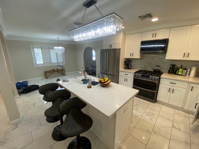 Foto del edificio - 9767 Comanche Ave