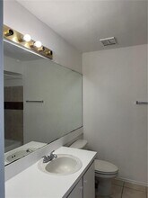 Building Photo - 1924 Lake Atriums Cir