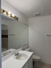 Building Photo - 1924 Lake Atriums Cir