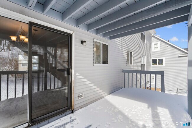 Building Photo - 35 Woodlawn Ave