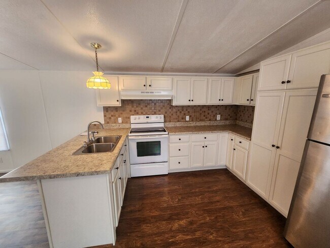 Foto del edificio - 3 bedroom mobile home