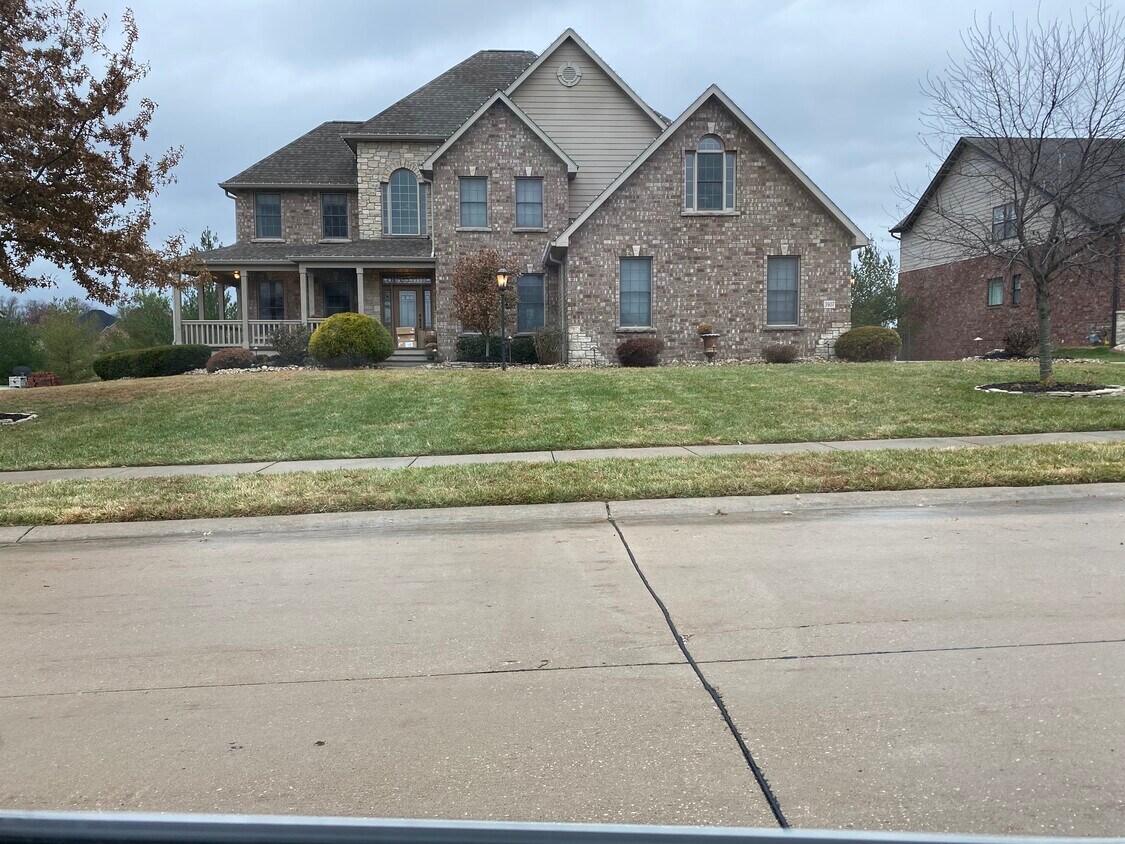 3907 Stone Hollow Lane, Edwardsville, IL 62025 House Rental in
