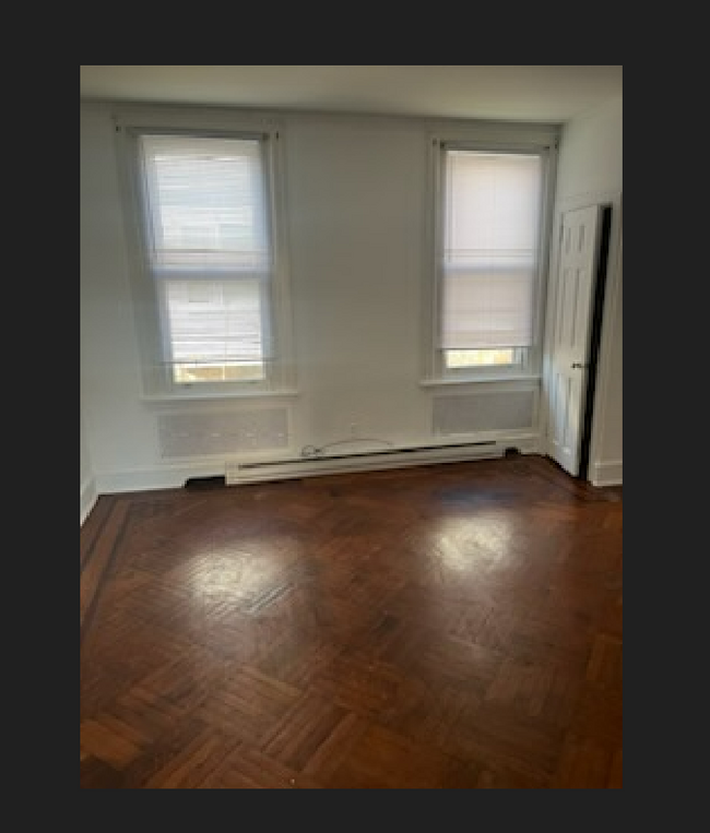 Building Photo - 412 Levick St
