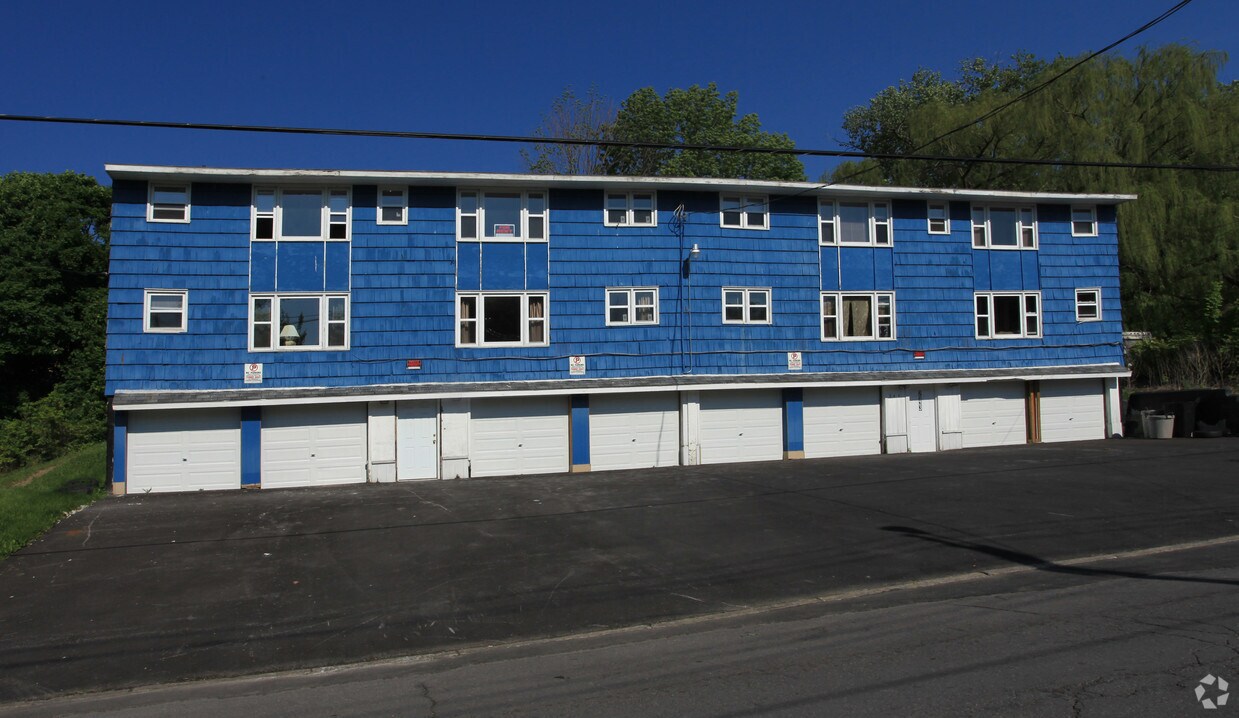 Primary Photo - 243 Croly St