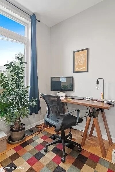 Foto del edificio - 2717 N Artesian Ave