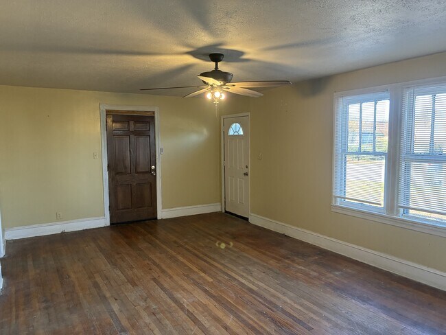 Foto del edificio - 201 Elmwood Ave