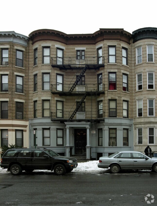 Primary Photo - 1164 pacific St