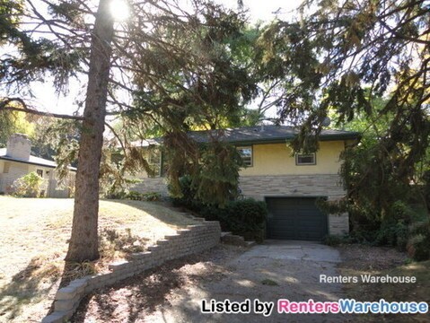 Primary Photo - 658 47th Ave NE