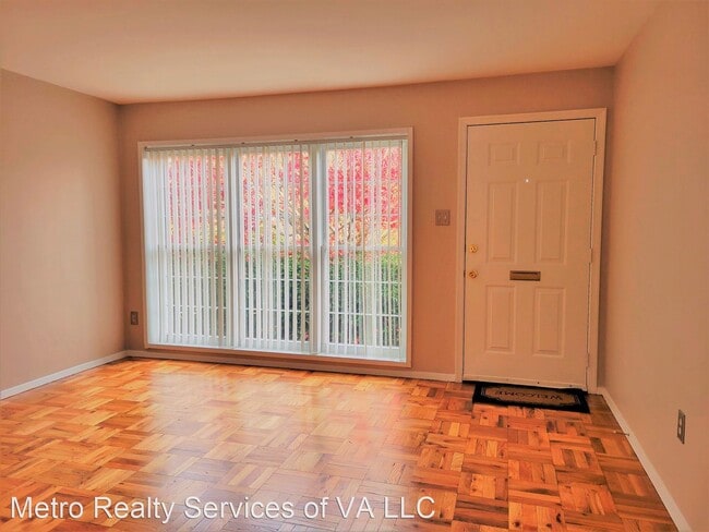 Building Photo - 3 br, 2.5 bath House - 5900 Patterson Ave #21