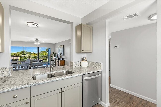 Foto del edificio - 6220 Augusta Dr