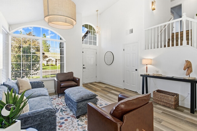 Building Photo - 2559 Du Bois Dr