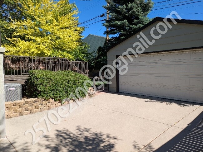 Building Photo - 2570 E 2100 S
