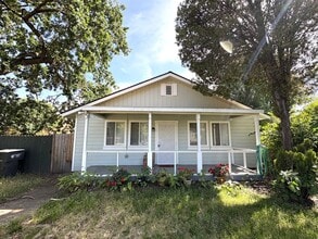 Building Photo - 5538 20th Ave