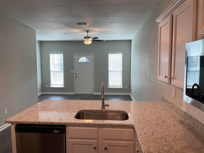 Building Photo - 2272 Del Carmel Way