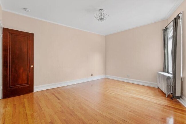Building Photo - 2 bedroom in Chicago IL 60645