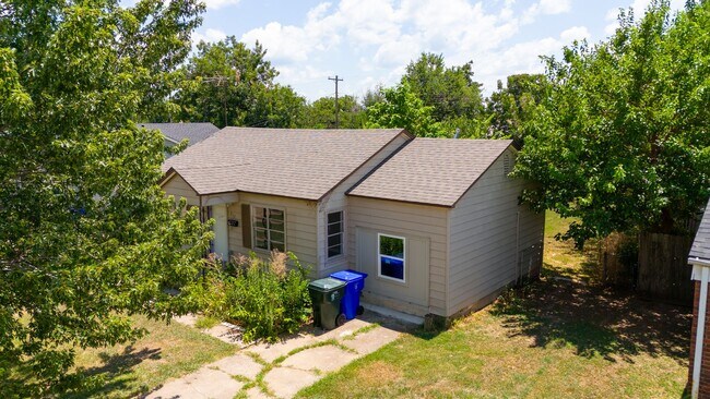 Building Photo - Charming 3-Bedroom Home in Prime Norman Lo...