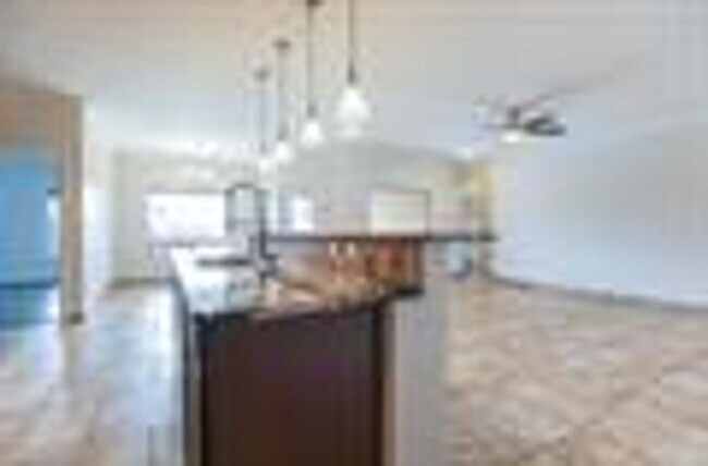 Foto del edificio - Beautifully Kept 4 Bedroom Home with Solar...