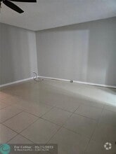 Building Photo - 3027 Swansea Crescent